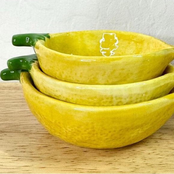 Source Unknown Other - Vibrant Lemon-Shaped Measuring Cups Kitchen Tools Final Sale